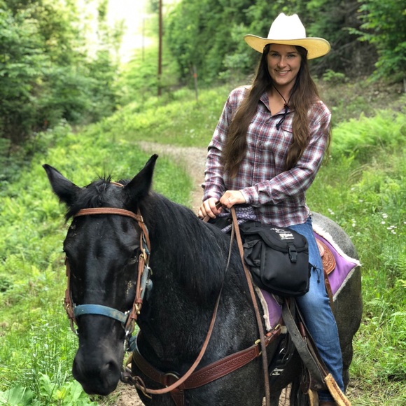 Meet your Posher, Christina - Picture 5 of 7